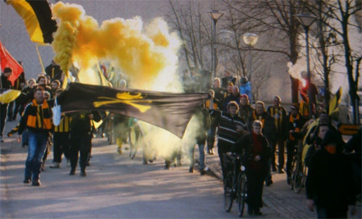 150 Hvepse ankommer til Gladsaxe Stadion (tak til Løser for foto) AB-BB_17-11-2013_01.jpg