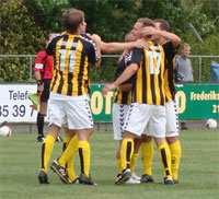 Jubel efter udligningen til 1-1