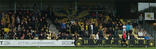 Divisionens sjoveste supporterafsnit! BB-Skive_13-08-2011_01