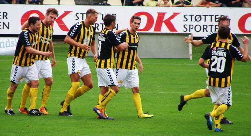 Glæde efter scoringen til 0-1 Naestved-BB_04-09-2011_03